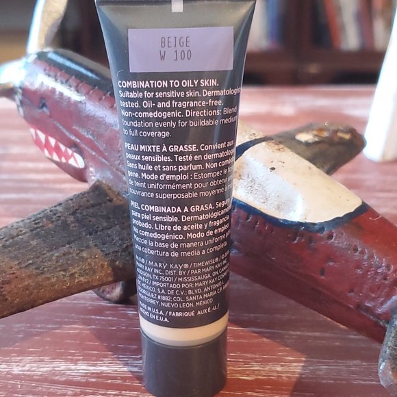 Beige W 100 (Warm) Matte 3D Foundation - Combo to Oily - Mary Kay - Picture 3 of 4